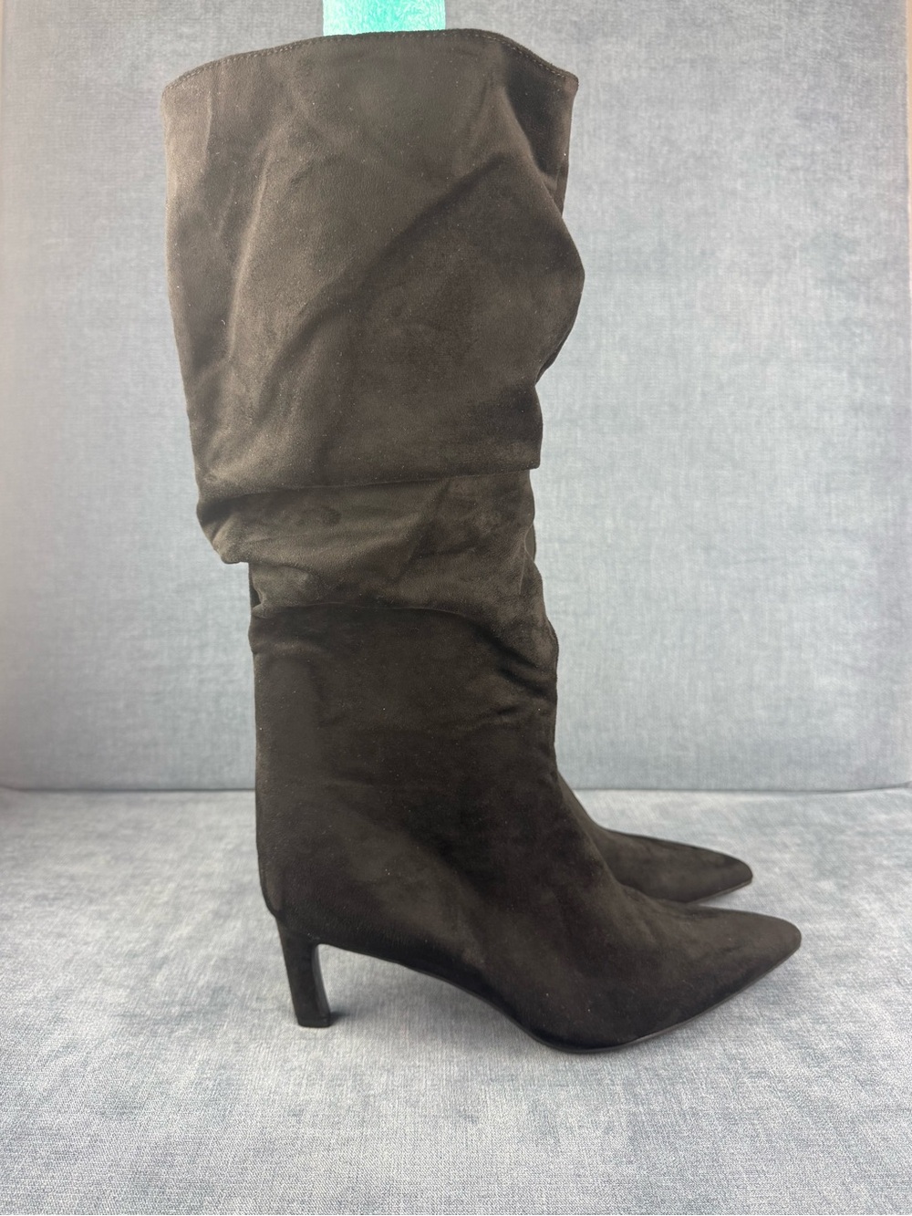 Time and Tru Women’s Black Faux Suede Pointed Toe Slouch Kitten Heeled Boots 12W